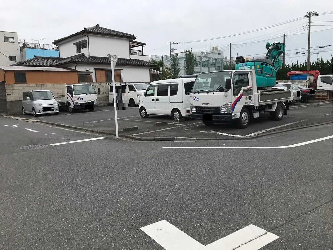 江戸川区鹿骨２丁目　月極駐車場